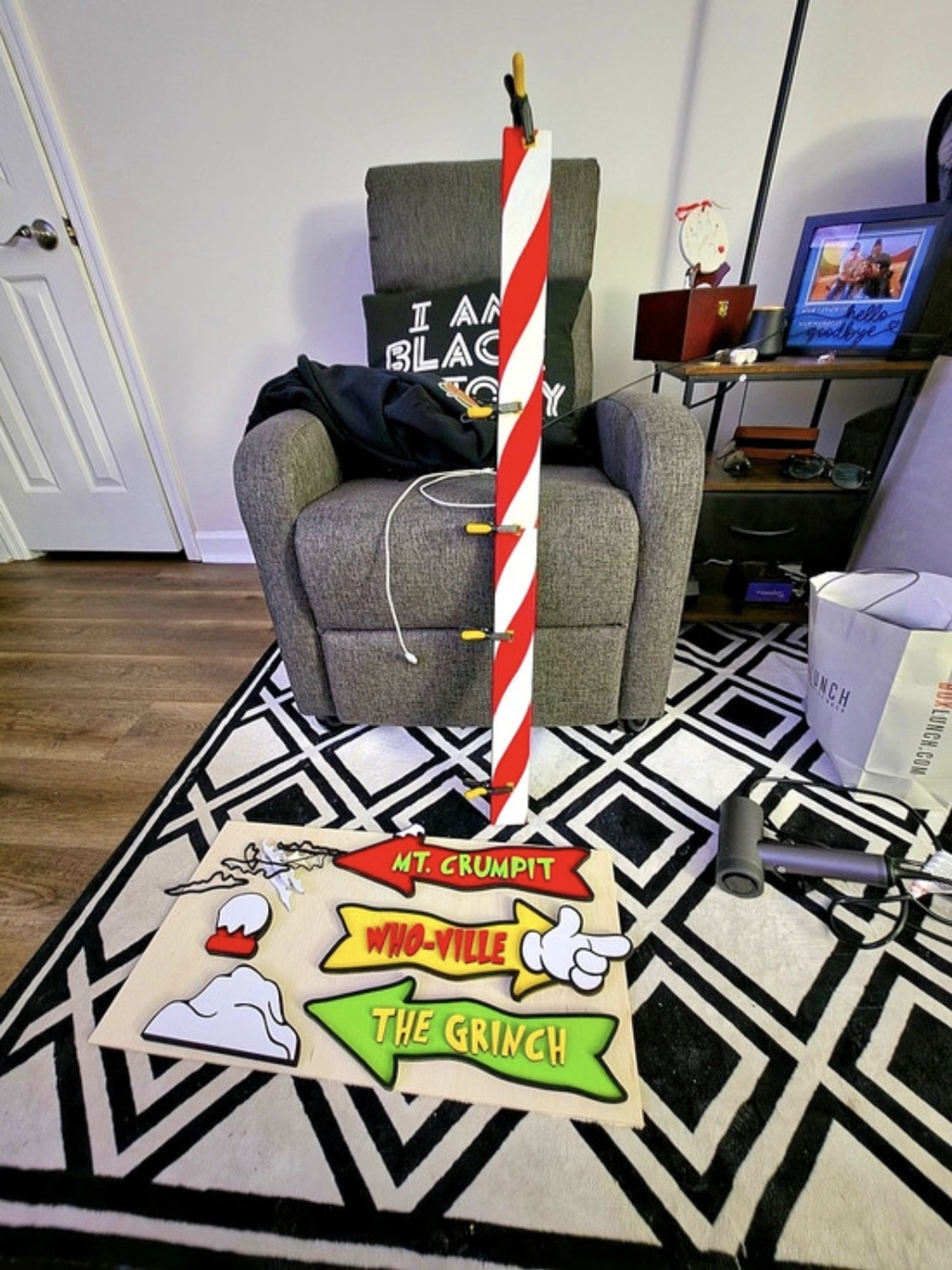 🎄💚 WHICH WAY TO WHO-VILLE?! 💚🎄 - Picture 12 of 12